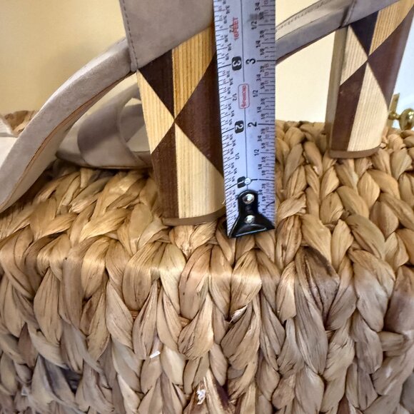 Jeffery Campbell - Picture 3 of 6